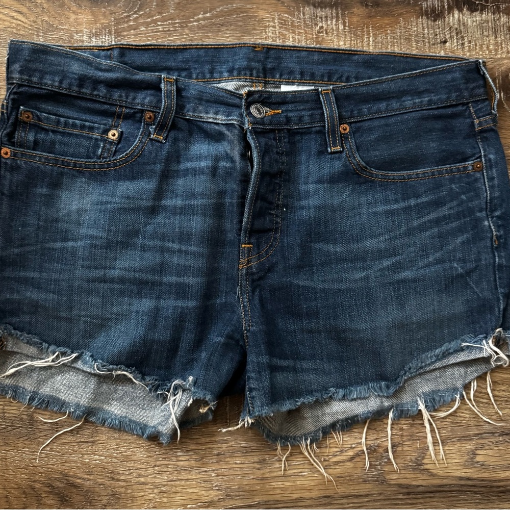 Levi’s Classic Blue Denim Women's Shorts